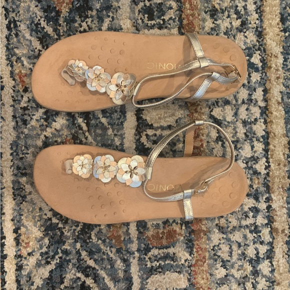 Vionic Sandals - Picture 3 of 4